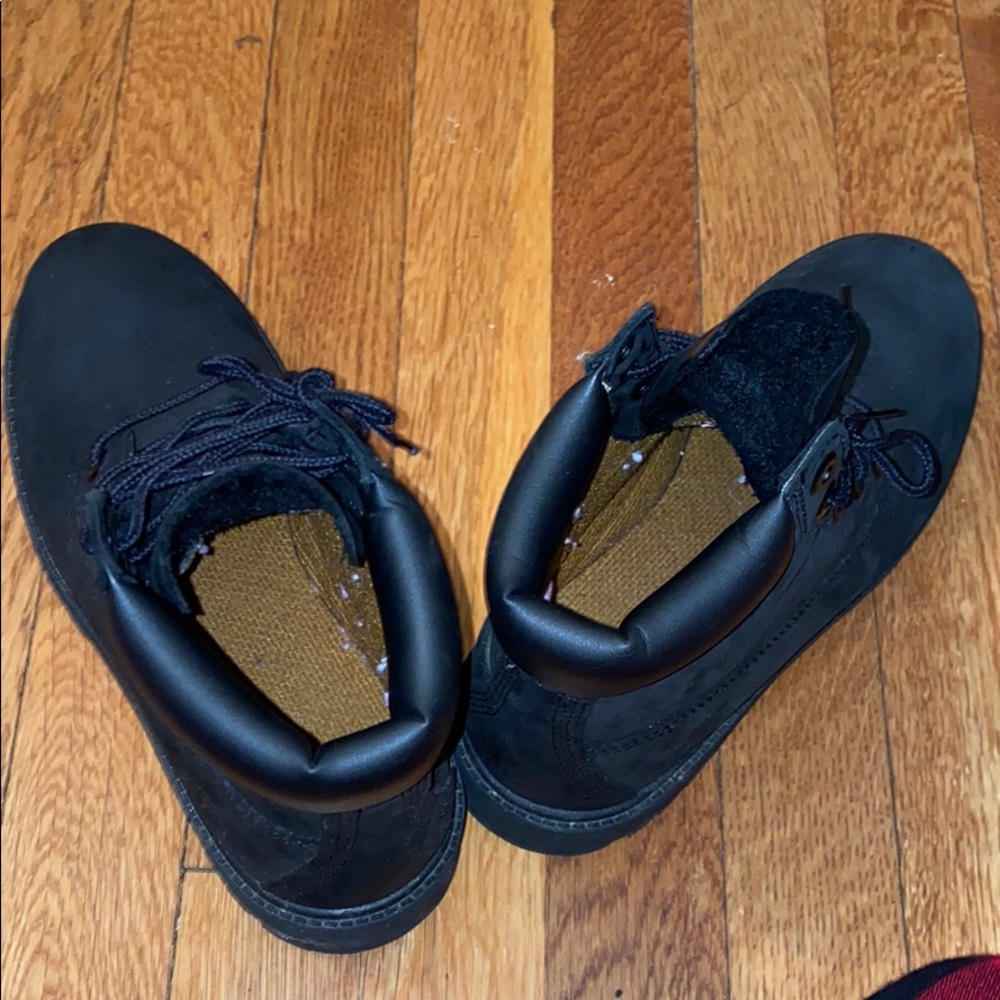 Women’s timbs size 5
